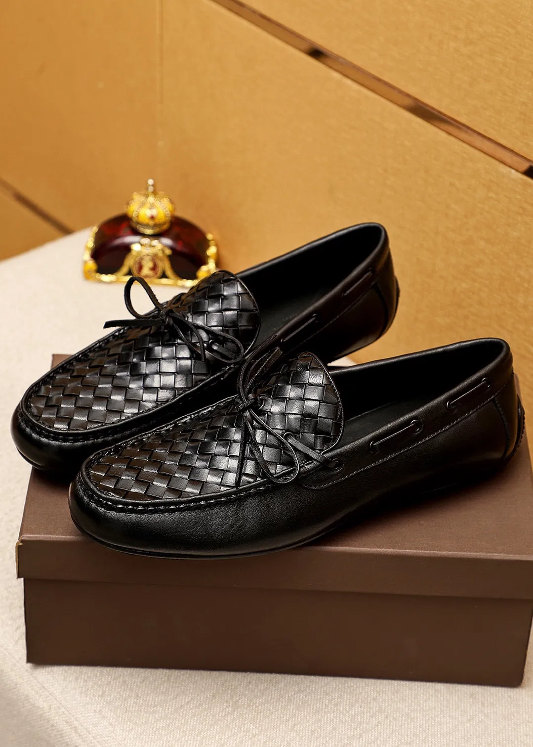 Men's Men's Shoes 💰: 420 💐BV Men's Slip-on Shoes® [BOTTEGA VENETA] Official website counter new model, one-to-one mold opening ⚠Italian calfskin embossed ➕Cow 🐂 leather lining. Driving slip-ons, available at counters, sizes 39-44 (38.45🉑️customized)